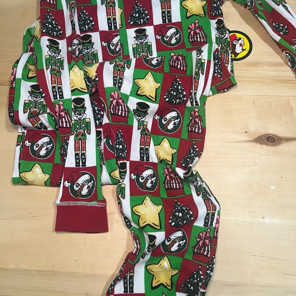 Buc-ee’s Festive Christmas Pajama Set